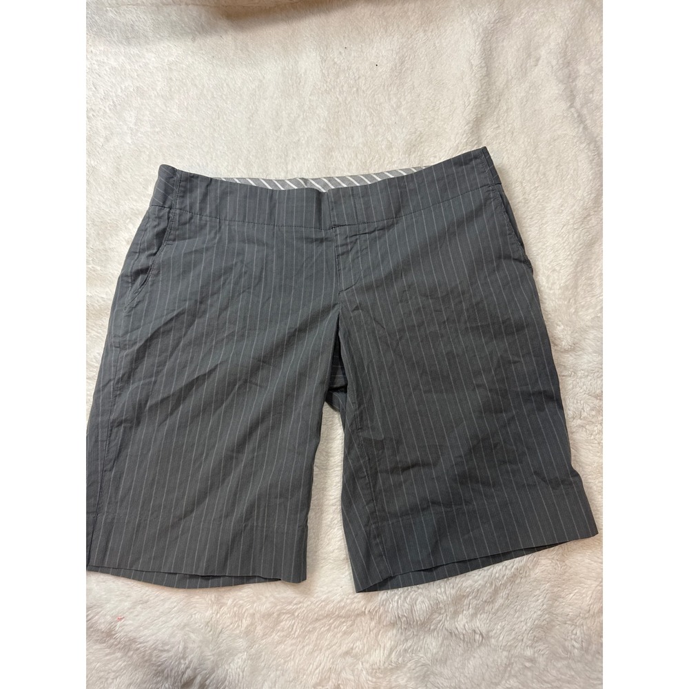Gap Pinstripe Shorts Womens 6 Gray Good Stretch Cotton Bermuda Pockets